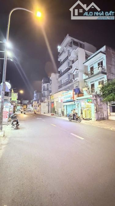 BÁN NHÀ mặt tiền Q.Bình Thạnh giá mềm đầu tư chỉ 160triệu/m2.LH ngay để xem nhà - 2