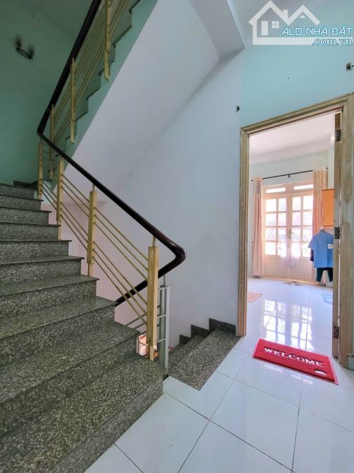 Hẻm 8M Trần Bình Trọng. Q10. Ngang gần 5M. 60m2. 5 tầng BTCT. 7PN. Giá 14,x tỷ. - 2