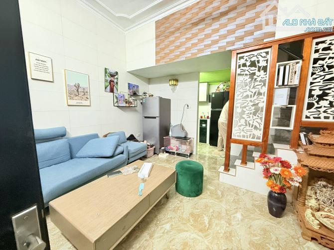 BÁN NHÀ NGÕ 515 HOÀNG HOA THÁM - DTICH 45m2 x4 Tầng , tài chính 7 tỷ (thương lượng) - 2