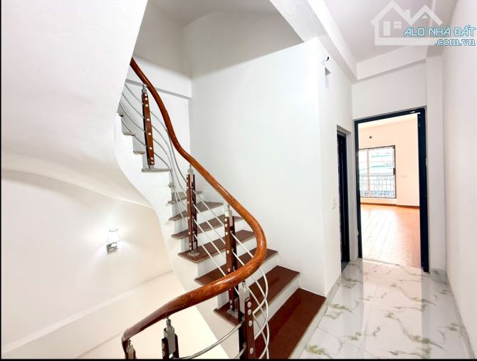Bán nhà 5 tầng đẹp thơm mùi sơn - 2