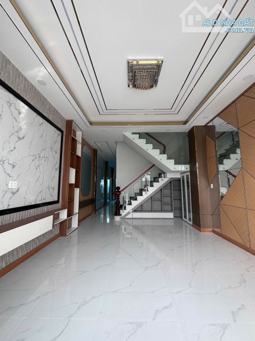 Bán nhà khu Cầu Tràm, 1 trệt 1 lầu 5x24 có 4 phòng ngủ , đường ô tô vào tận nhà, hướng Nam - 2