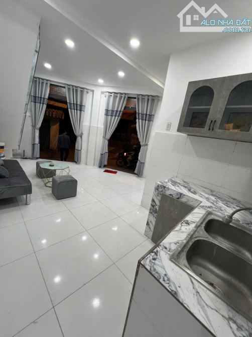 Bán nhà đường Tỉnh Lộ 10, ngay cạnh Tên Lửa, 2 tầng, 4 tỷ hơn TL - 2