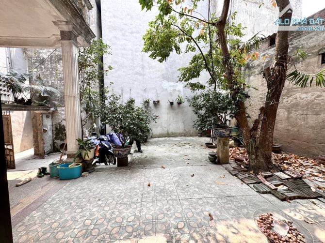 Bán Đất Vĩnh Tuy 153m² Mặt Tiền 10m Giá 22 Tỷ,ko Quy hoạch - 2