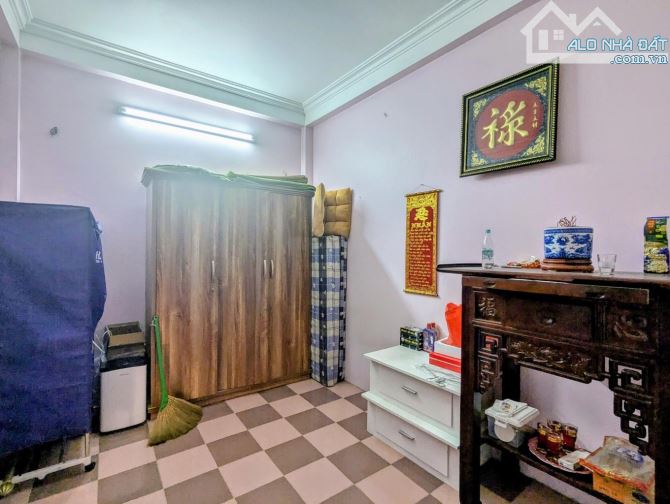 Bán nhà Ngọc thuỵ 38m 3 tầng. Căn góc .Gần cầu LB - 2