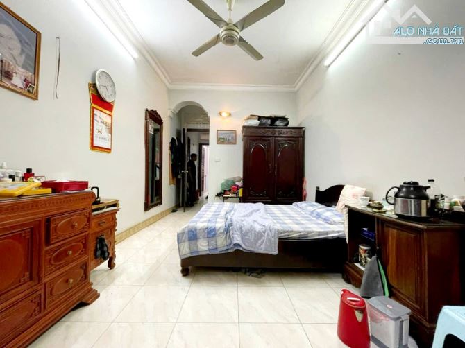 Nhà đẹp lô góc, dân xây, ngõ thông và rộng, gần phố, DT 45m2 , giá bán 11.3 tỷ - 2