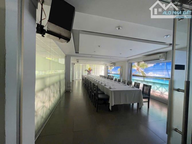 Cần bán nhà MT 236 Pasteur , p.6 , Quận 3 DT: 22m x 28m công nhận 607m2. KC: Hầm - 3 tầng - 2