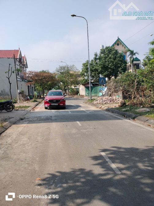 Chính chủ đất phân lô Tiên Dược - Mai Đình DT 180m2 - MT 12m view thoáng mát - 2