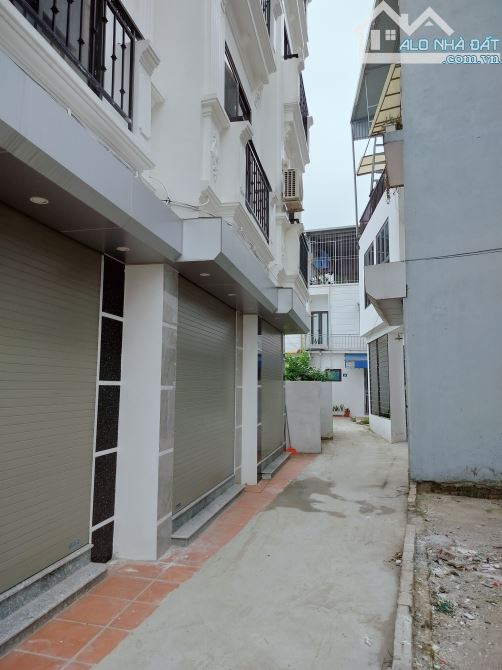 Bán đất Phúc Lợi: 32m2, lô góc, giá 3.55 tỷ, cách 100m ra ô tô - 2