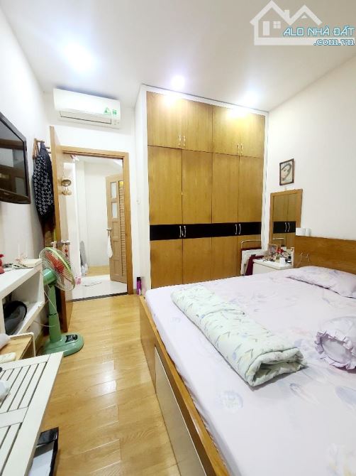 Bán nhà Núi Thành, gần Trường Chinh, Tân Bình, full nội thất, 3.5x7 - 4 tầng, chỉ hơn 3 tỷ - 2