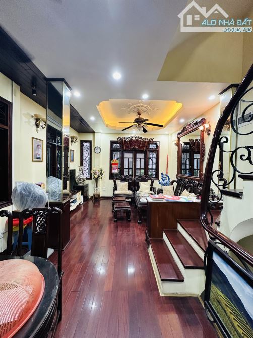 NGAY ĐẦU GIẢNG VÕ, PHÂN LÔ, VỈA HÈ, Ô TÔ TRÁNH, 90/120M2, MT5.8M, 31.5 TỶ, SẴN NHÀ 5 TẦNG, - 2