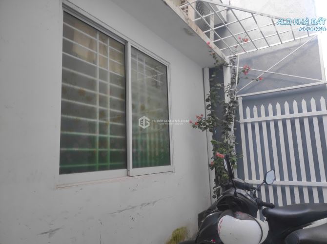 BÁN NHÀ CẤP 4 ĐƯỜNG HOÀNG VIỆT, HẺM OTO 4 CHỖ- 82M2 (NGANG 6M ), GIÁ 3 TỶ - 2