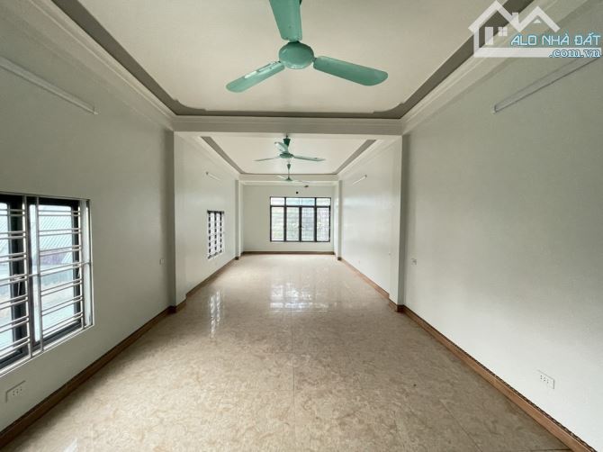 BÁN NHÀ MẶT PHỐ KINH DOANH CỰC ĐỈNH – TRUNG TÂM VĂN GIANG – 5 TẦNG – SỔ ĐỎ CHÍNH CHỦ - 2