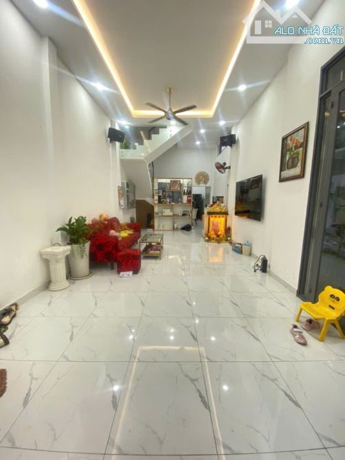 60M2 - 3 TẦNG - MẶT TIỀN KINH DOANH - NHÀ NỘi THẤT CAO CẤP - TÂN BÌNH - 10.5 TỎI - 2