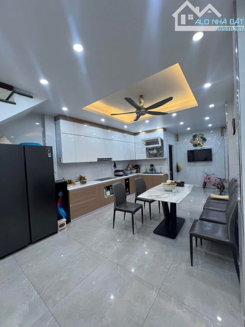 Bán nhà 5 tầng ĐẸP TĐC Xi Măng, Sở Dầu, Hồng Bàng, Hải Phòng. 4,65 tỷ - 2