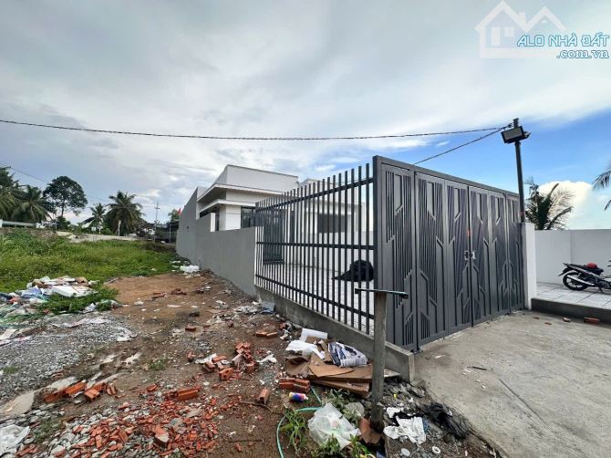 BÁN CẶP NHÀ ĐẸP ĐANG HOÀN THIỆN CẦU KÊNH TÀ BEN - CÁCH TUYẾN TRÁNH XUYÊN Á 100m  - Dt : 5x - 2