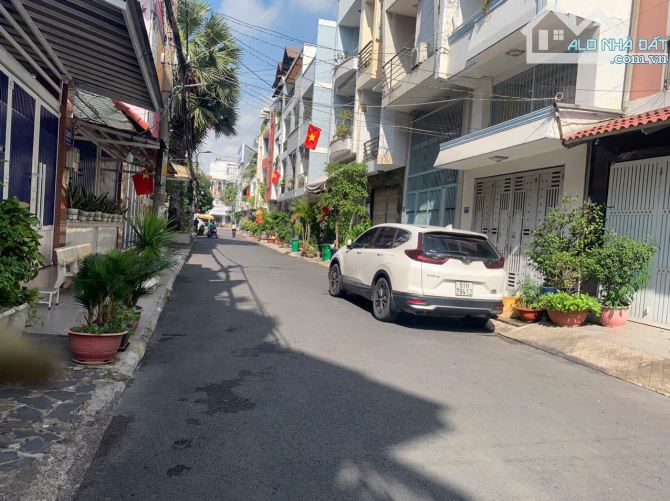 Bán nhà HXH 8m ,trong khu biệt lập có cổng vào ,cách VinCom 300 m đường Quang Trung - 2