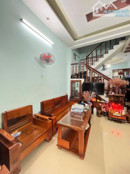 Bán nhà 2 tầng 2 mê kiệt Hà Văn Trí Khuê Trung. Dt 72m2 kiệt 3m5 gần đường nhà ở tốt - 2