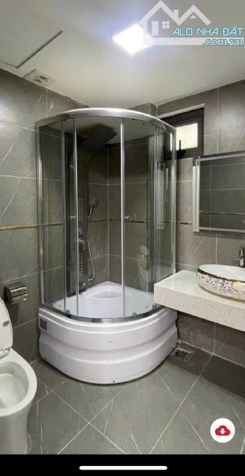 Cho thuê nhà thang máy ở Đào Tấn, Ba Đình, 55m2*7 tầng, 48 triệu - 2