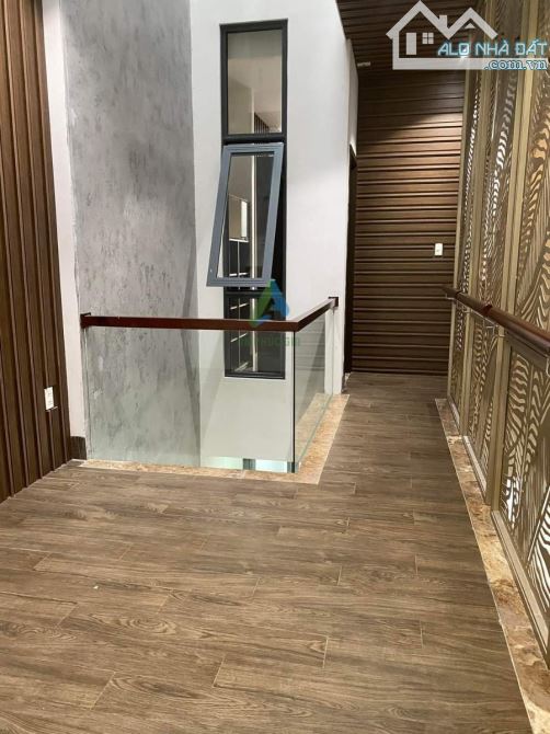 BÁN NHÀ TOÀ 5 TẦNG ĐƯỜNG NGUYỄN CHÍ THANH CHỦ XÂY TÂM HUYẾT - 2