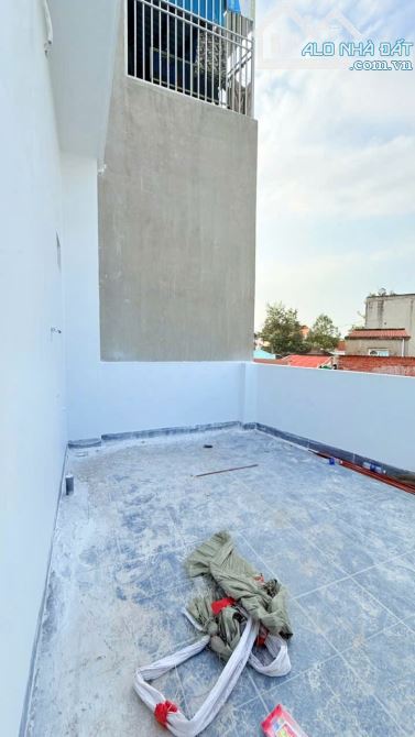 Nhà phố gần chợ Xóm Vắng, phường Dĩ An, TP Dĩ  An - 2