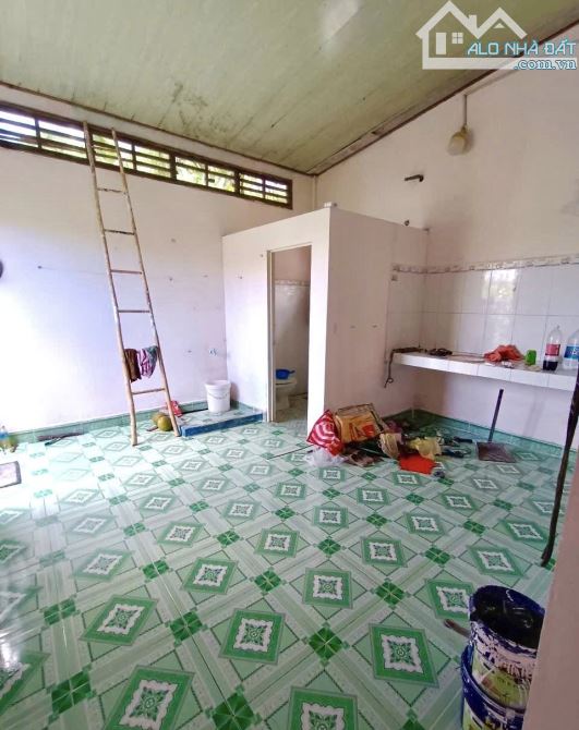 Bán gấp căn nhà MT ở xã Thới Tam Thôn , Hóc Môn 100m2 giá chỉ 925tr - 2