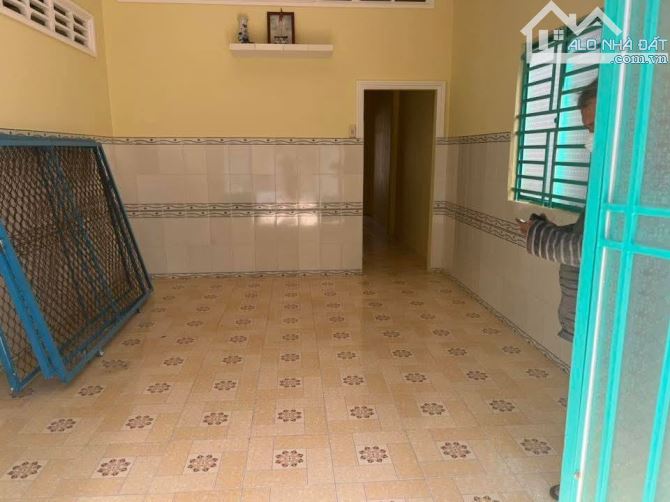 Bán gấp nhà 200m2 SHR ở ngay MT Gia Tân, Gia Lộc, Trảng Bàng chỉ 650tr - 2