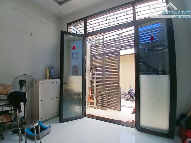 BÁN NHÀ  ĐẸP 2 TẦNG  HẺM  XE HƠI TRÁNH  GIÁP ĐƯỜNG  LÊ VĂN VIỆT P HIỆP PHÚ  GIÁ CHỈ  4,85 - 2