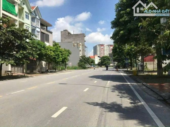 Bán lô đất mặt đường Âu Cơ, Yna, Kinh Bắc, tp BN. Giá 9.5 tỷ - 2