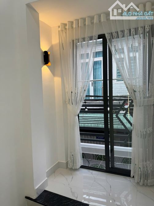 Hàng độc shr hẻm 1135 HTP Quận 7. Xây trệt lầu 2pn. Full nội thất - 2