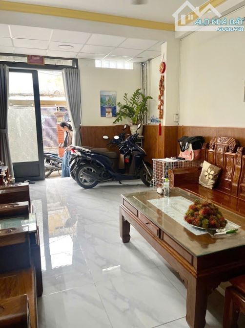 BÁN NHÀ HẺM 466 NGUYỄN VĂN CÔNG, P3, GÒ VẤP – 40M² – 3 TẦNG – GẦN MẶT TIỀN – 5 TỶ - 2