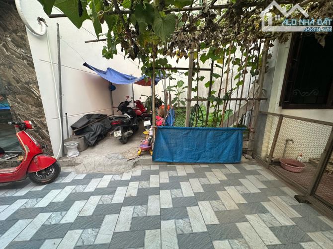 Bán 45m2 đất Đông Mỹ - Thanh Trì, ngay gần sân bóng, Chỉ nhỉnh 4 tỉ - 2