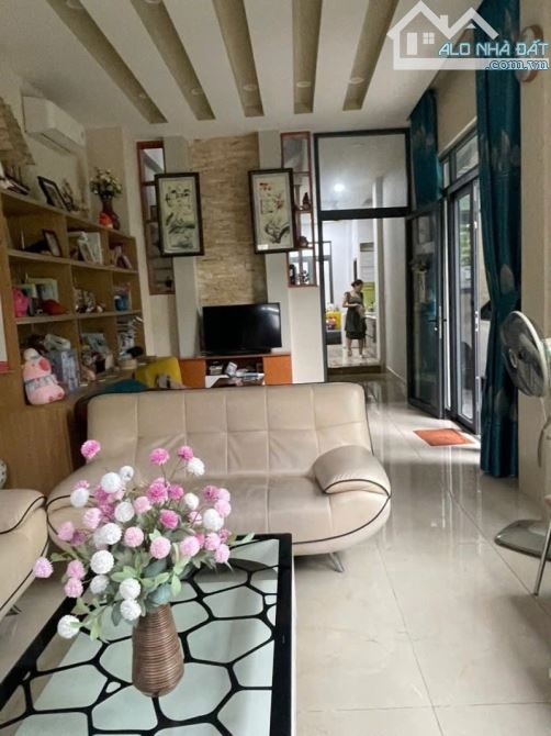 Bán Nhà Biệt thự sân vườn, Lê Đức Thọ - gần Nguyễn Oanh, 8x18m, 4 T - 5PN, 15.99 tỷ. - 2