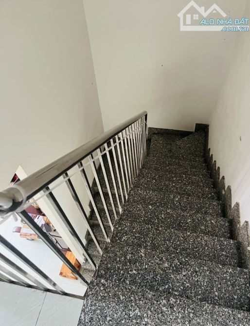 BÁN NHÀ MẶT TIỀN TÂN THỚI HIỆP 21 100M2 3 TẦNG CHỈ HƠN 6 TỶ RẺ QUÁ CÔ  BẮC ƠI - 2