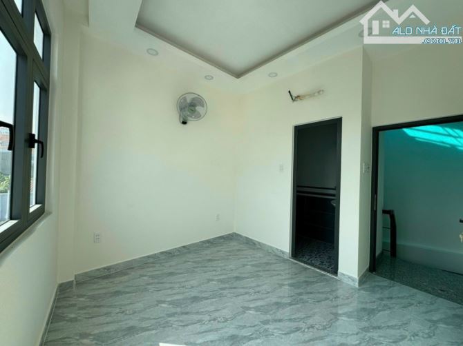 NHÀ MỚI 3 TẦNG HXH TÂN PHÚ, SHR, HOÀN CÔNG ĐẦY ĐỦ, GẦN KHU VIP BÀU CÁT ĐỒNG ĐEN - 2