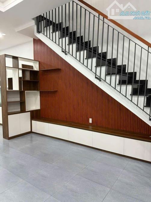Bán nhà MT Trần Quý Cáp  👉 vị trí đẹp, thuận tiện kinh doanh hoặc đầu tư. - 2