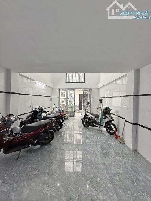 CHDV gần Sân Bay - Chỉ 12,x Tỷ, HXH, 9 Phòng full NT, Thang Máy, dòng tiền 650tr - 2