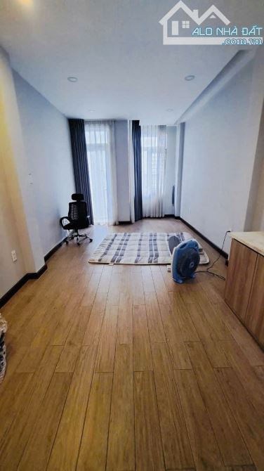NHÀ HẺM XE HƠI NGUYỄN TRÃI – 4 TẦNG HOÀN CÔNG – KINH DOANH ĐỈNH – TRUNG TÂM QUẬN 1 - 2