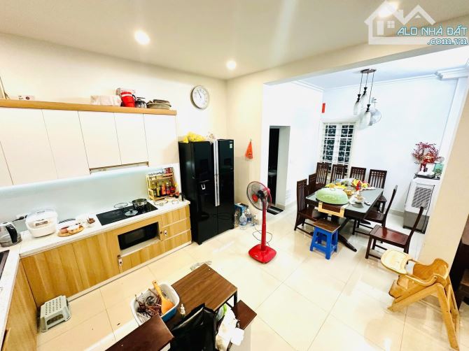 BÁN GẤP NHÀ ĐẸP SÂN VƯỜN LÔ GÓC 3 THOÁNG PHỐ ÂU CƠ TÂY HỒ 95M2 4 TẦNG MẶT TIỀN 7M GIÁ 12,8 - 2