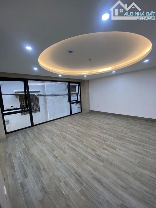 BÁN GẤP TÒA NHÀ CCMN ĐƯỜNG QUAN NHÂN. 160M2 - 8 TẦNG. THANG MÁY. 21 CĂN HỘ CHO THUÊ. - 2