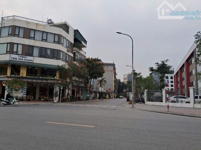 TUYỆT PHẨM PHỐ CỔ LINH – ĐẤT NỞ HẬU, PHONG THỦY VƯỢNG PHÁT – GẦN AEON, HỒ ĐIỀU HÒA – CHỈ 8 - 2