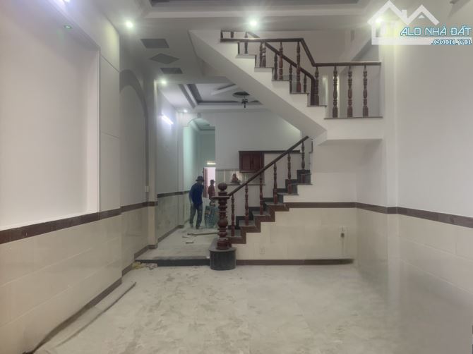 TRUNG TÂM HÀNH CHÍNH DỈ AN _ 2 TẦNG 96M2 _ HXH 5M .C.HỈ 4,35 TỶ - 2
