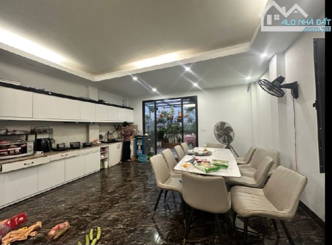 60 Tỷ/82 M2/7 Tầng/5.2 Mt/ Mặt Phố Hồng Tiến. - 2