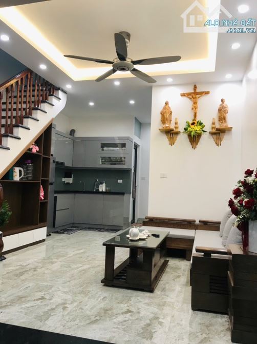 Bán nhà dân xây gần Uỷ ban Vân Canh ô tô đỗ cửa nội thất xịn 40m2 4 tầng mặt tiền 4m5 - 2
