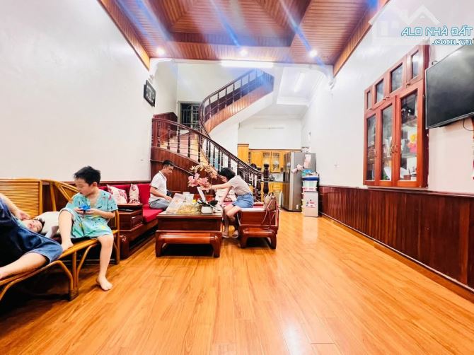 Giáp Đại Sứ Quán Hàn - Xuân La Xuân Đỉnh - Tây Hồ, 55M2 × 4 Tầng, Giá Hơn 12 Tỷ - 2