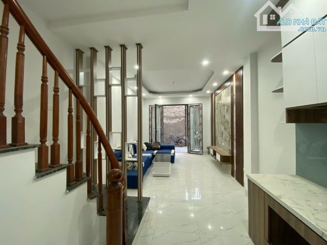 BÁN NHÀ SIÊU HIẾM PHÚ DIỄN – 42M² x 5 TẦNG – Ô TÔ ĐỖ CỬA – GIÁ 7.8 TỶ - 2