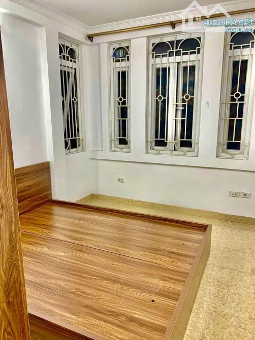 Bán rất gấp Ngọc Hà 23m2, lô góc 2 thoáng, gần phố, cạnh lăng Bác - 2