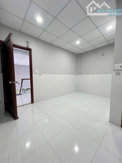 🎉 [Hàng hiếm khó tìm] Bán gấp trong tuần – Lê Thánh Tôn – 78m² – 4 tầng - 2