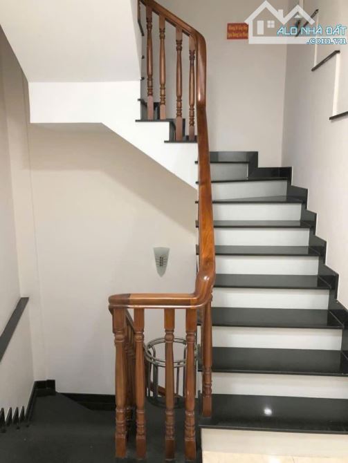 GIẢM SÂU 3 Tỷ - CHDV 7 PHÒNG 300 TR/NĂM - HXT 80M2(6.5x13) x 5 TẦNG - 6.9 TỶ - 2