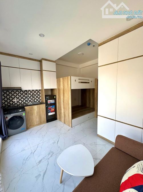 Cho Thuê CCMN 241 Ngõ Chợ Khâm Thiên  30m2 Studio Gác Xép Ban Công Giặt Riêng Thang Máy - 2