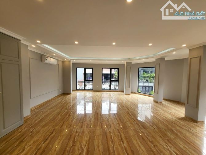 BÁN TOÀ VĂN PHÒNG NGUYÊN HỒNG 90m2 - 8T THANG MÁY - MT 17m - 54.5 TỶ -  LÔ GÓC - DÒNG TIỀN - 2
